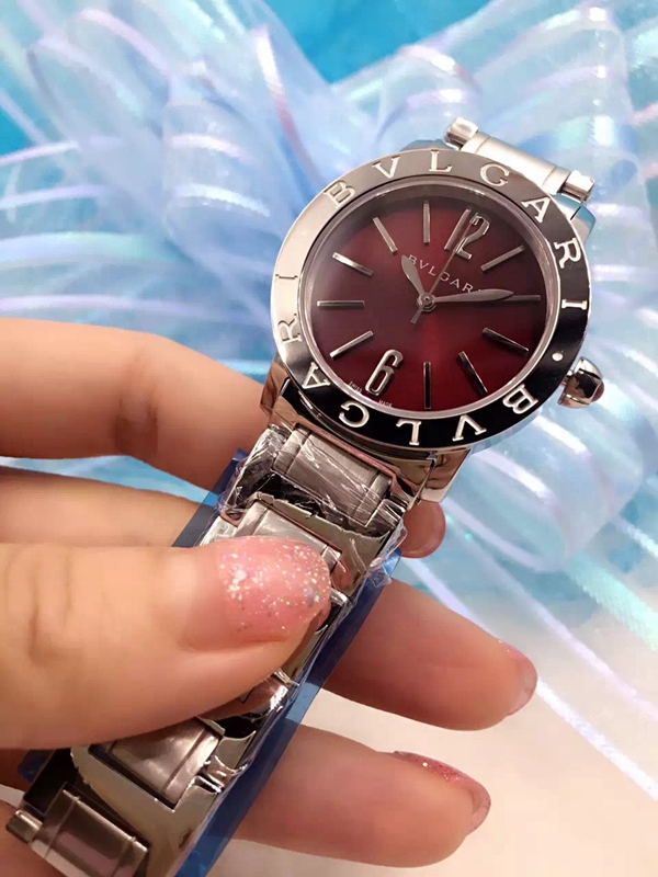 ブルガリ時計正面デザイン